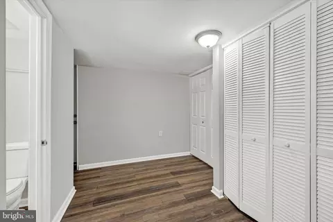 Entry Way - 1076 Tunbridge Rd, Baltimore, MD 21212 photo 5 of 6