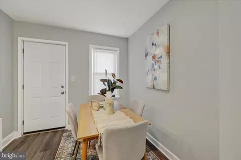 Entry Way - 1076 Tunbridge Rd, Baltimore, MD 21212 photo 1 of 6