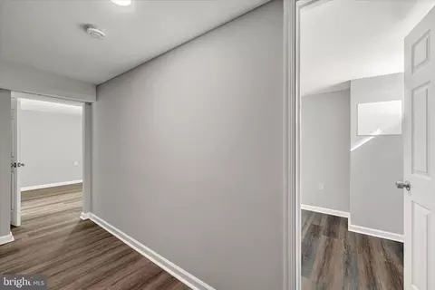 Entry Way - 1076 Tunbridge Rd, Baltimore, MD 21212 photo 3 of 6
