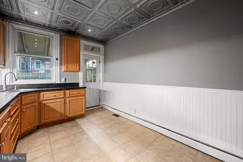 Entry Way - 812 Powers St, Baltimore, MD 21211 photo 1 of 2