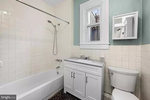 Bath - 812 Powers St, Baltimore, MD 21211 photo 1 of 1