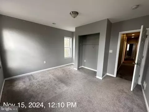 Entry Way - 2468 Greenmount Ave, Baltimore, MD 21218 photo 7 of 8