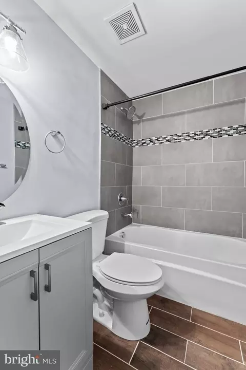 Bath - 103 N Athol Ave, Baltimore, MD 21229 photo 1 of 2