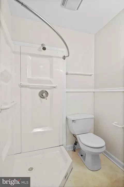 Bath - 31 S Ann St, Baltimore, MD 21231 photo 1 of 3