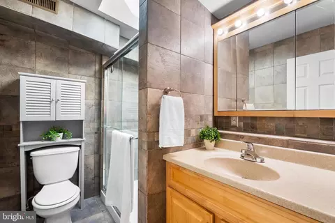 Bath - 1729 William St, Baltimore, MD 21230 photo 1 of 1