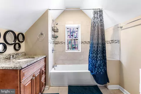 Bath - 2807 Ailsa Ave, Baltimore, MD 21214 photo 8 of 8