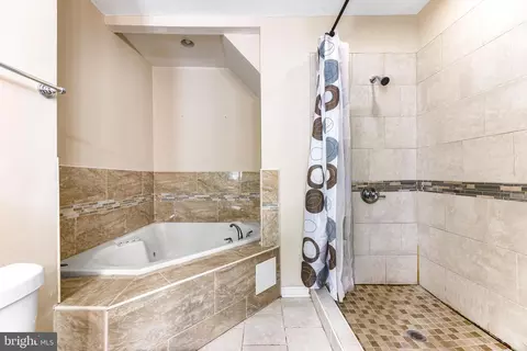 Bath - 2807 Ailsa Ave, Baltimore, MD 21214 photo 3 of 8