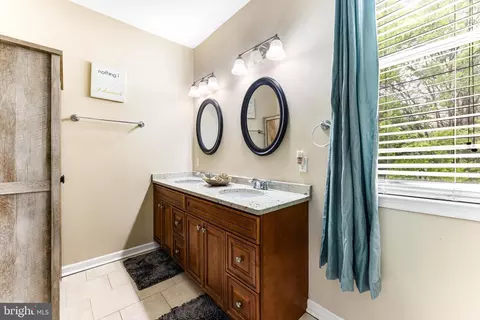 Bath - 2807 Ailsa Ave, Baltimore, MD 21214 photo 1 of 8