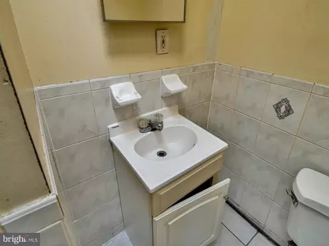 Bath - 749 Bartlett Ave, Baltimore, MD 21218 photo 3 of 3