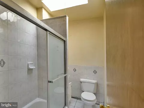 Bath - 749 Bartlett Ave, Baltimore, MD 21218 photo 2 of 3