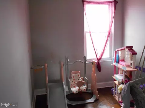 Bedroom - 4708 Frederick Ave, Baltimore, MD 21229 photo 4 of 4