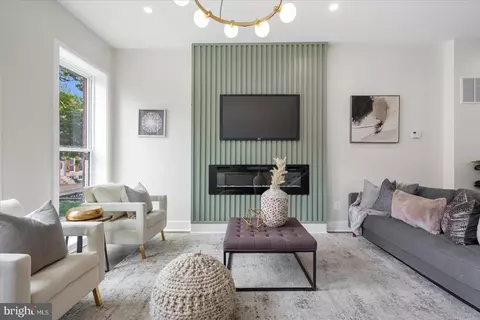 724 E 21st St, Baltimore, MD 21218