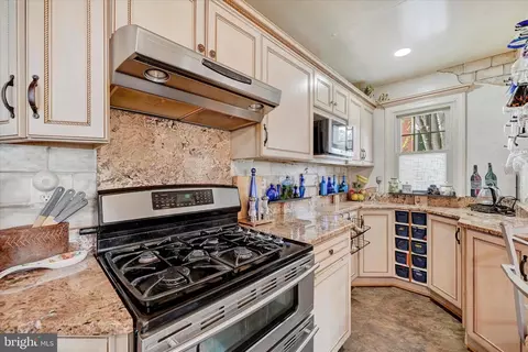 4224 Evans Chapel Rd, Baltimore, MD 21211 photo 9
