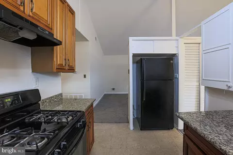 Entry Way - 5911 Winner Ave, Baltimore, MD 21215 photo 6 of 6
