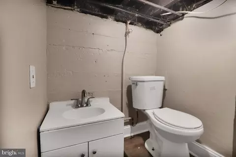 Bath - 4122 Eierman Ave, Baltimore, MD 21206 photo 1 of 2