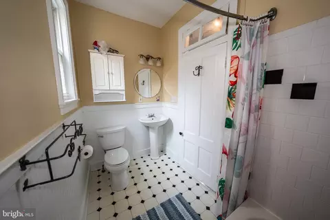 Bath - 846 W 34th St W, Baltimore, MD 21211 photo 2 of 2