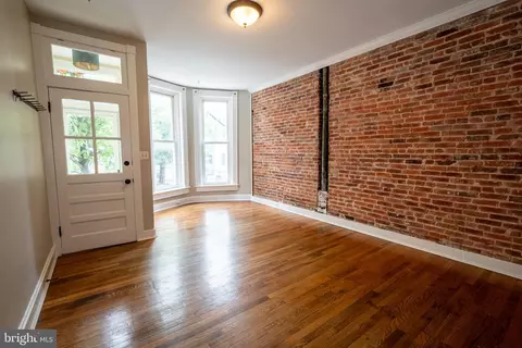 Living - 846 W 34th St W, Baltimore, MD 21211 photo 2 of 3