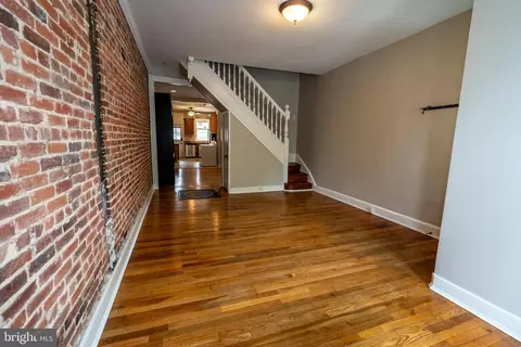 Living - 846 W 34th St W, Baltimore, MD 21211 photo 1 of 3