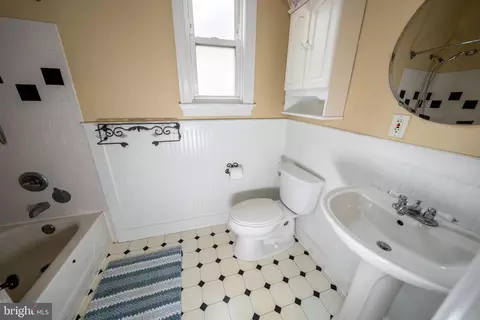 Bath - 846 W 34th St W, Baltimore, MD 21211 photo 1 of 2