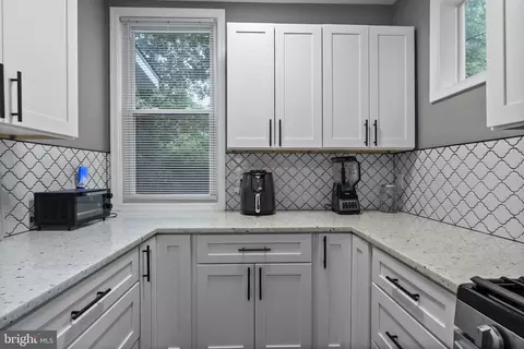 Kitchen - 3303 Richmond Ave, Baltimore, MD 21213 photo 3 of 4