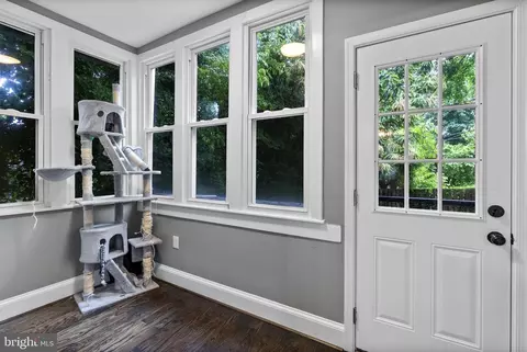 Entry Way - 3303 Richmond Ave, Baltimore, MD 21213 photo 7 of 10