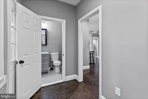 Entry Way - 3303 Richmond Ave, Baltimore, MD 21213 photo 8 of 10