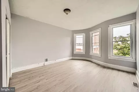Living - 2572 Mcculloh St, Baltimore, MD 21217 photo 2 of 2