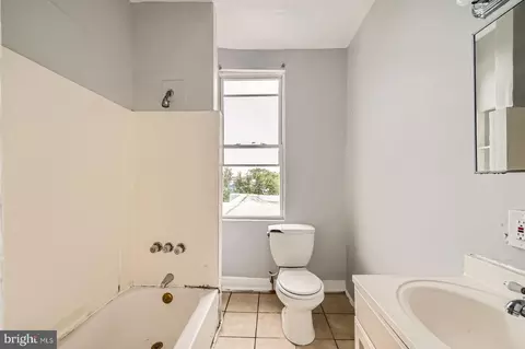Bath - 2572 Mcculloh St, Baltimore, MD 21217 photo 1 of 2