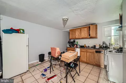 Entry Way - 2572 Mcculloh St, Baltimore, MD 21217 photo 2 of 4