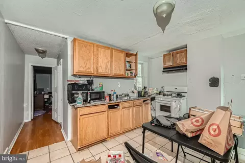 Entry Way - 2572 Mcculloh St, Baltimore, MD 21217 photo 3 of 4