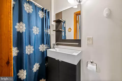 Bath - 522 S Hanover St, Baltimore, MD 21201 photo 3 of 3