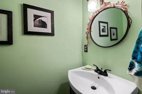 Bath - 522 S Hanover St, Baltimore, MD 21201 photo 1 of 3