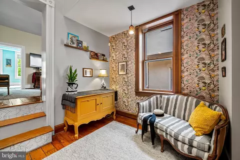 Entry Way - 522 S Hanover St, Baltimore, MD 21201 photo 6 of 10