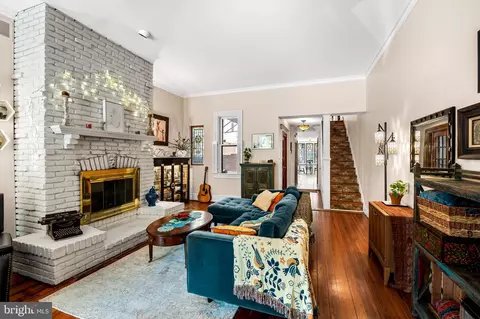 Living - 522 S Hanover St, Baltimore, MD 21201 photo 2 of 2