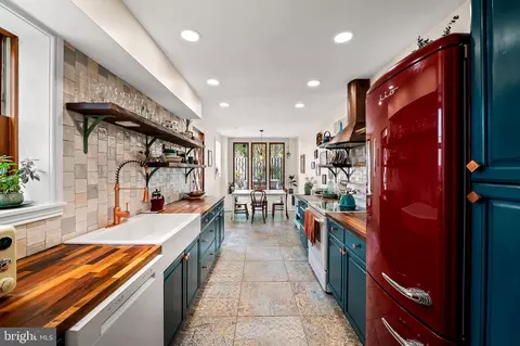 Kitchen - 522 S Hanover St, Baltimore, MD 21201 photo 2 of 5