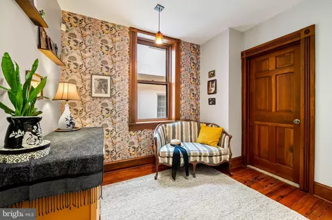 Entry Way - 522 S Hanover St, Baltimore, MD 21201 photo 7 of 10
