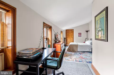 Bedroom - 522 S Hanover St, Baltimore, MD 21201 photo 4 of 6