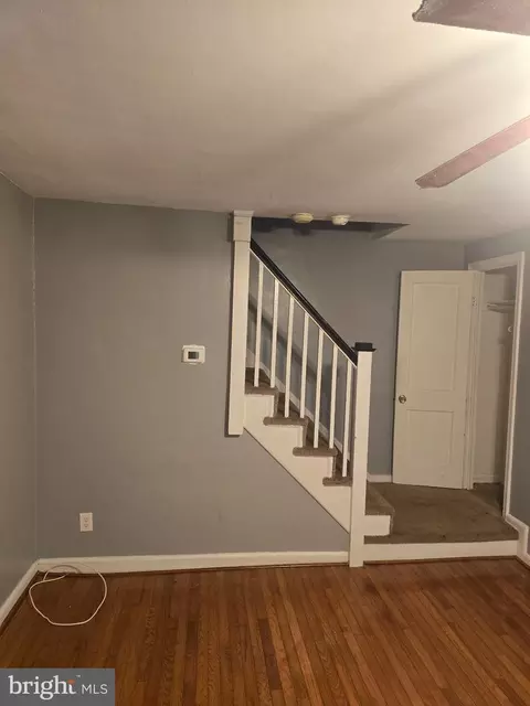 Entry Way - 4926 Edgemere Ave, Baltimore, MD 21215 photo 1 of 4