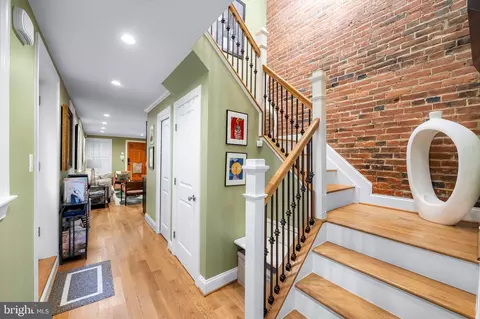 Entry Way - 122 E Montgomery St, Baltimore, MD 21230 photo 5 of 7