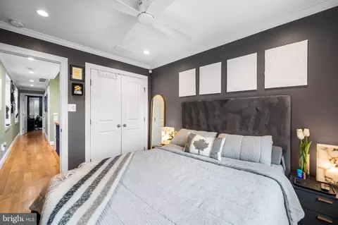 Bedroom - 122 E Montgomery St, Baltimore, MD 21230 photo 2 of 3
