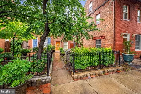 Exterior - 122 E Montgomery St, Baltimore, MD 21230 photo 2 of 8