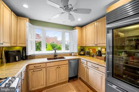 Kitchen - 122 E Montgomery St, Baltimore, MD 21230 photo 4 of 4