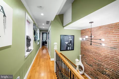 Entry Way - 122 E Montgomery St, Baltimore, MD 21230 photo 6 of 7