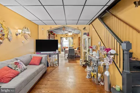Entry Way - 2824 Ashland Ave, Baltimore, MD 21205 photo 1 of 3