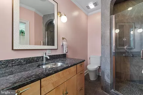 Bath - 3006 Dillon St, Baltimore, MD 21224 photo 2 of 4