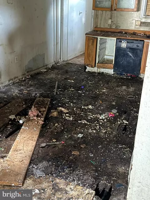 2907 E Monument St, Baltimore, MD 21205 photo 6