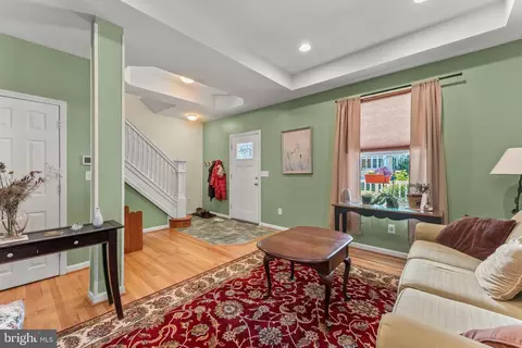 Entry Way - 5012 Catalpha Rd, Baltimore, MD 21214 photo 2 of 8