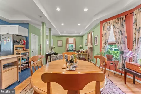 Dining - 5012 Catalpha Rd, Baltimore, MD 21214 photo 2 of 3