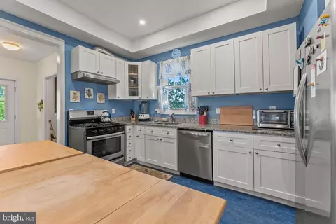 Kitchen - 5012 Catalpha Rd, Baltimore, MD 21214 photo 3 of 6