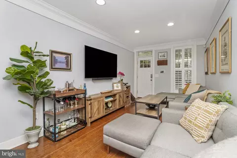 217 E Cross St, Baltimore, MD 21230
